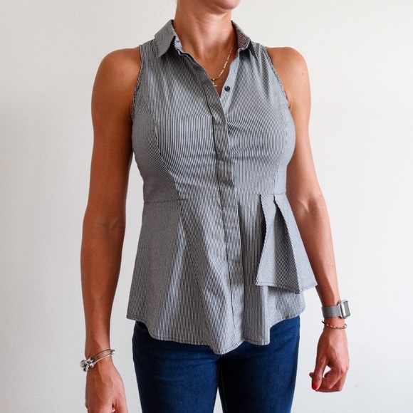 NWOT White House Striped Sleeveless Collar Top - Picture 2 of 8